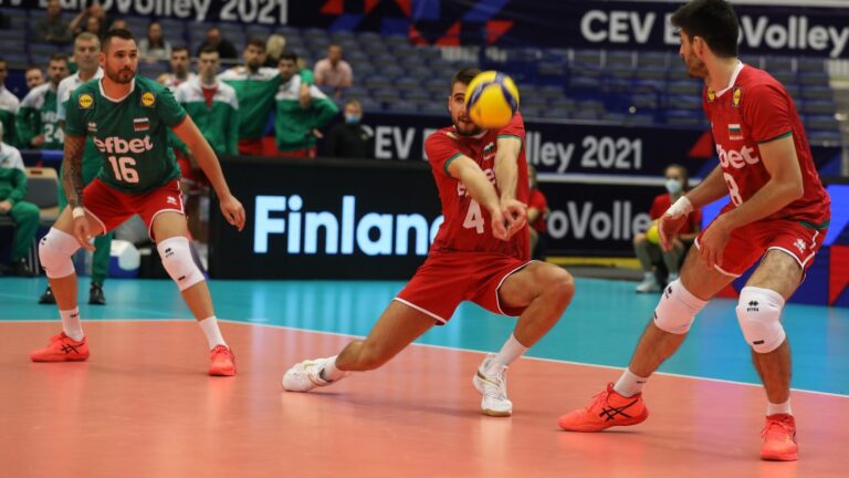 Volejbalisté měli proti Bulharsku mečbol, nakonec berou jen bod za porážku 2:3 na sety