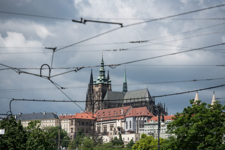 Chybí zahraniční turisté. Číňané, Rusové nebo Američané zatím do Česka nejezdí