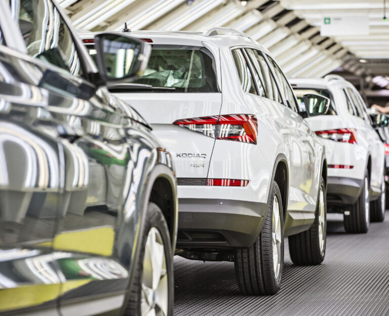 Škoda Auto v Kvasinách zastaví výrobu, chybí díly ze Slovinska