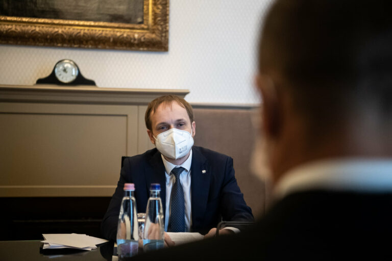 Kulhánkův náměstek si předvolá běloruského velvyslance kvůli sporu o Bazanovovi