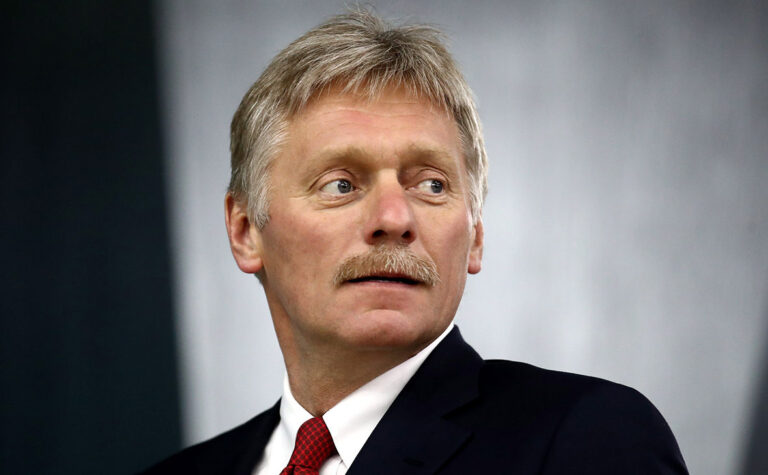 Peskov nevidí nic strašného v přerušení vztahů s NATO, když je prý tak agresivní
