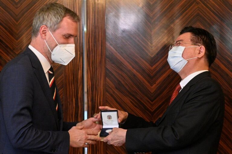 Pražský primátor jednal s ministrem Tchaj-wanu o přímém letu do Tchaj-peje