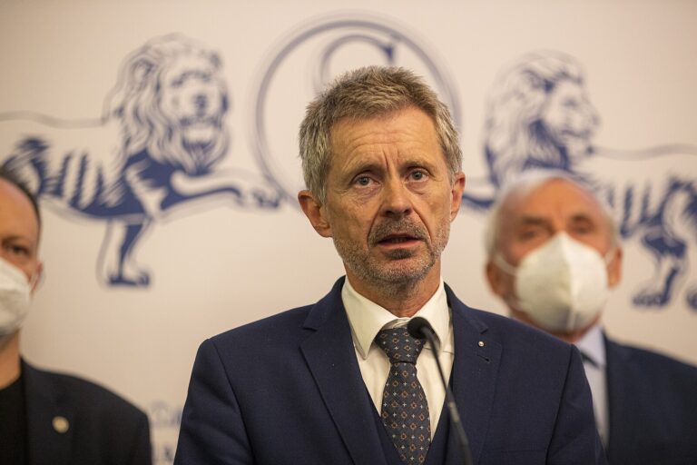 Zeman není schopen vykonávat funkci, Senát začne řešit odebrání pravomocí