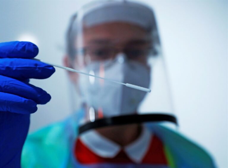 Soud zrušil nařízení samoizolace při návratu do ČR, omezovalo práva lidí