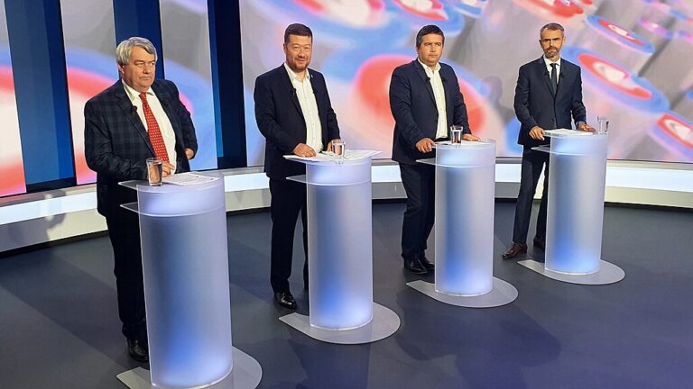 Pan politolog a ajťák tomu nerozumí, opřel se Babiš do opozičních lídrů