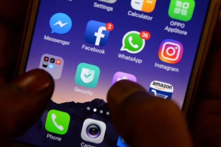 Facebook, Instagram a WhatsApp zaznamenaly rozsáhlý výpadek