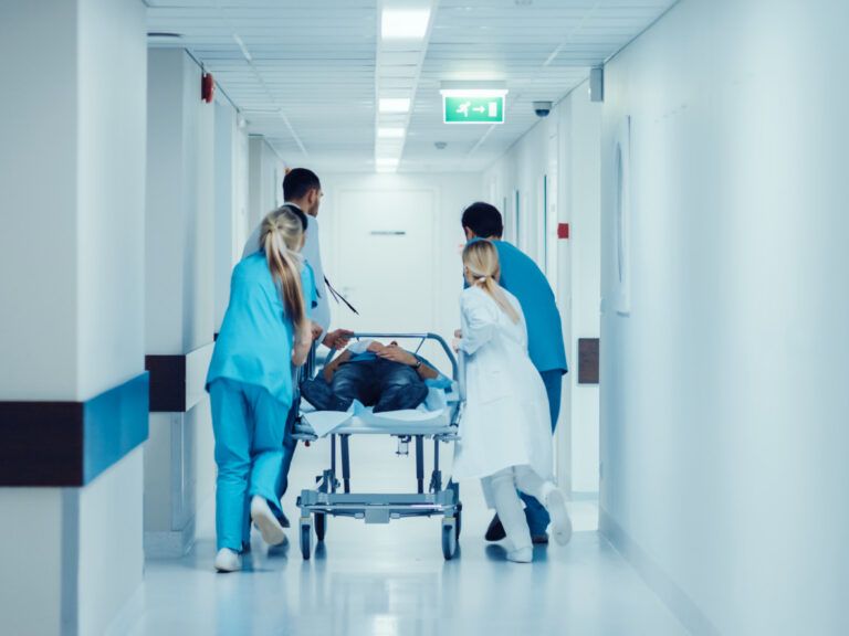 Šíření koronaviru v Evropě zrychluje, Rusko registrovalo rekordní počet úmrtí