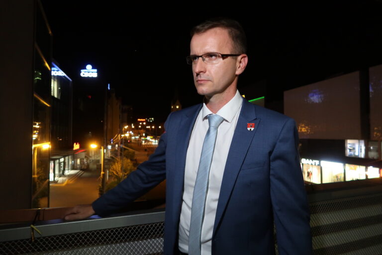 Zlínský kraj kvůli covidové situaci omezí společenský život