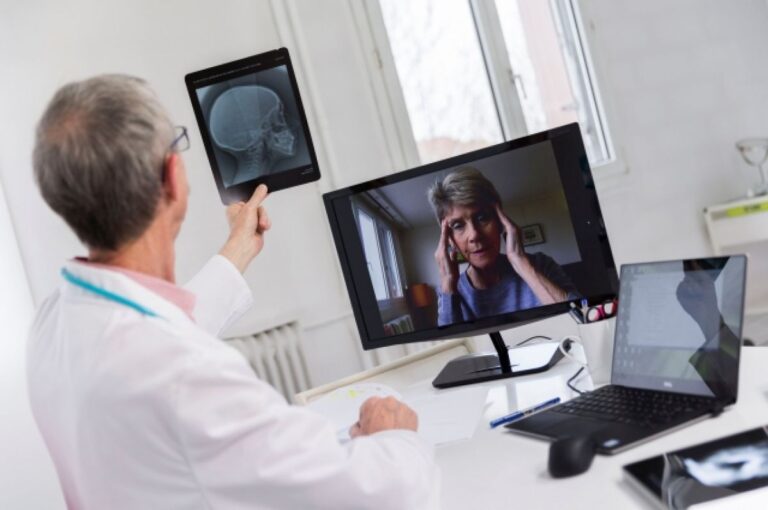 Většina Čechů chce telemedicínu, hlavně online rezervační systém, zjistil výzkum