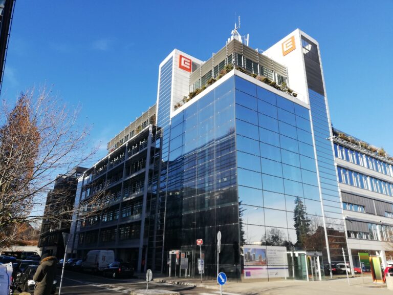 Policie zasahuje v centrále ČEZ