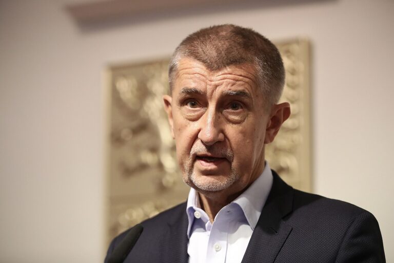 Babiš v pondělí navštíví prezidenta Zemana v nemocnici