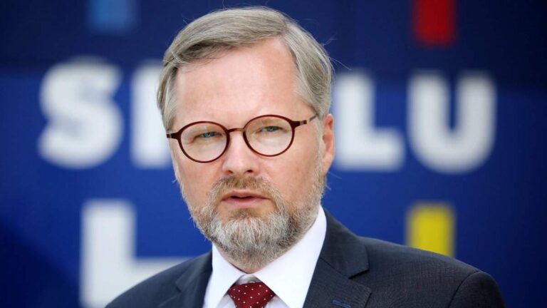 Fiala odmítl Zemanovu kritiku, nevymění žádného kandidáta na ministra