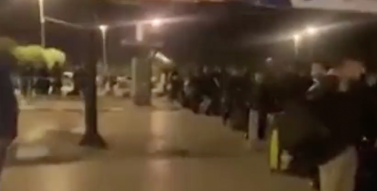 „Uprchlíci, nebo Stormtroopeři?“ – Polská média o podezřele organizovaných skupinách migrantů a roli Ruské federace