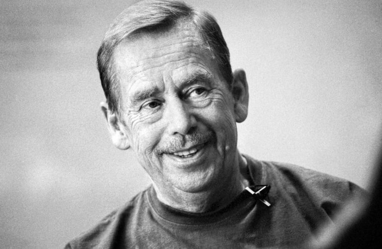 Deset let bez Havla. Lidé si připomínají památku českého prezidenta