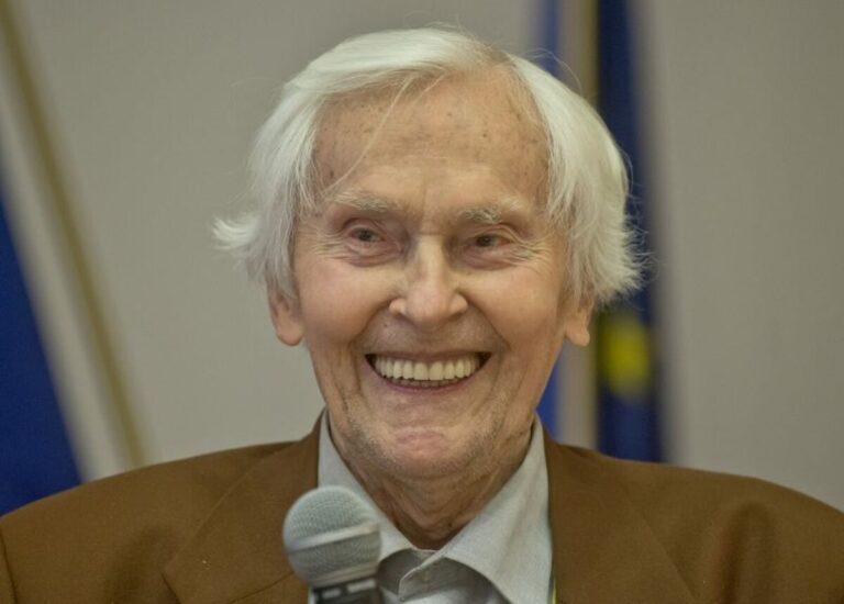 Zemřel cestovatel Miroslav Zikmund, bylo mu 102 let