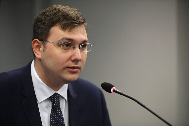 Krizový štáb české diplomacie v neděli probere krizi na východě Ukrajiny