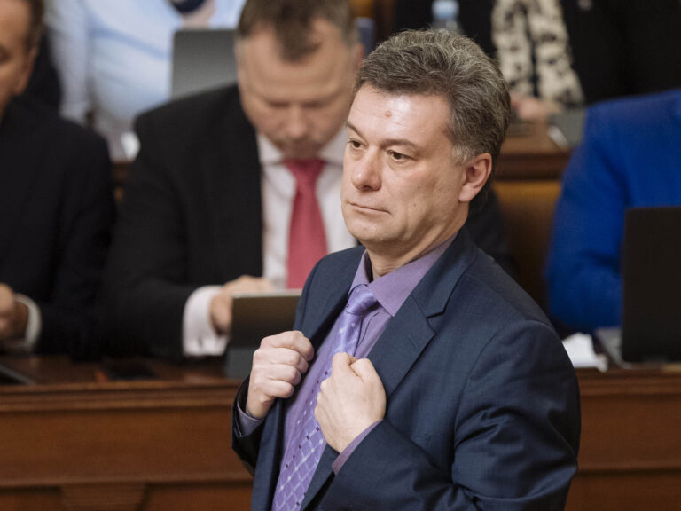 Blažek uvedl, že po volbách není nutné měnit personální obsazení institucí