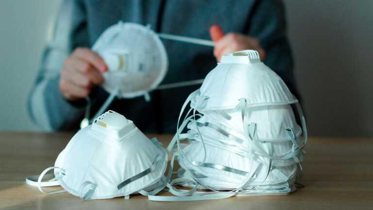 Respirátory mohou podražit, stát neprodlouží výjimku z DPH