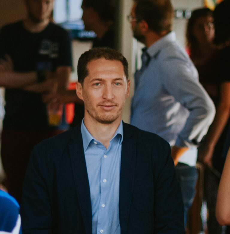 Sociolog: Moc nefunguje říkat, že to dobře dopadne. To spíš vypadá, že vláda neví, jak to dopadne