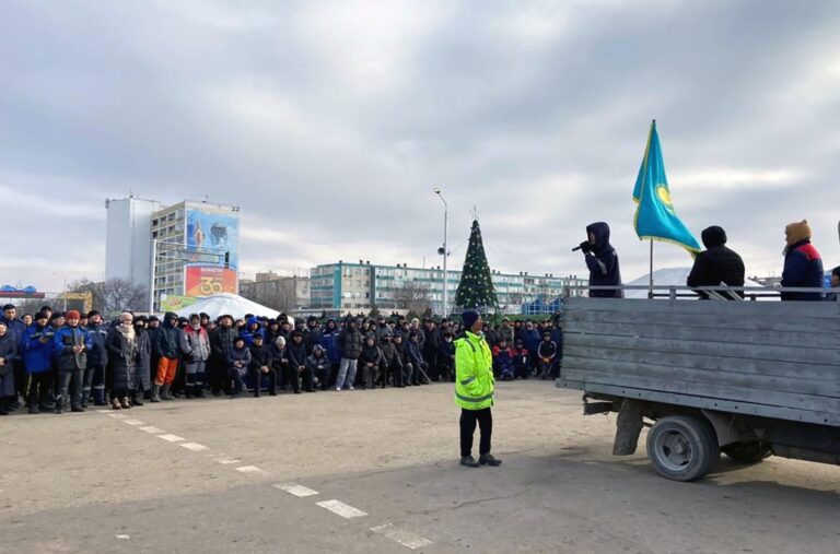 Kazašská krize vyryla vrásky na čelech obyvatel Kremlu