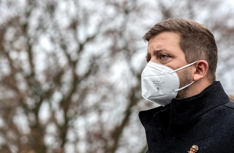 Poslanci budou řešit peněžité dary, které přijal STAN. Zbytečné, tvrdí hnutí