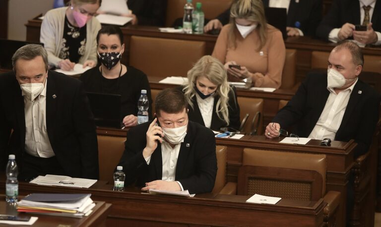 Post místopředsedy Sněmovny zůstává neobsazený, neuspěl Havlíček ani Okamura