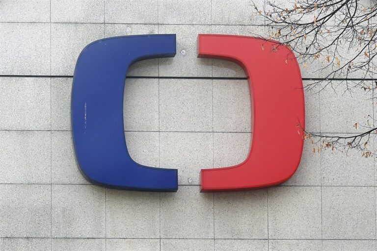 Vláda zváží zvýšení poplatků za rádio a TV. Babiš by je odpustil důchodcům