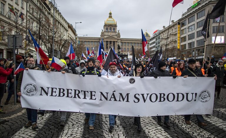 Chcípl PES znovu dráždí. Úřadu neukázal všechny dary na volební kampaň