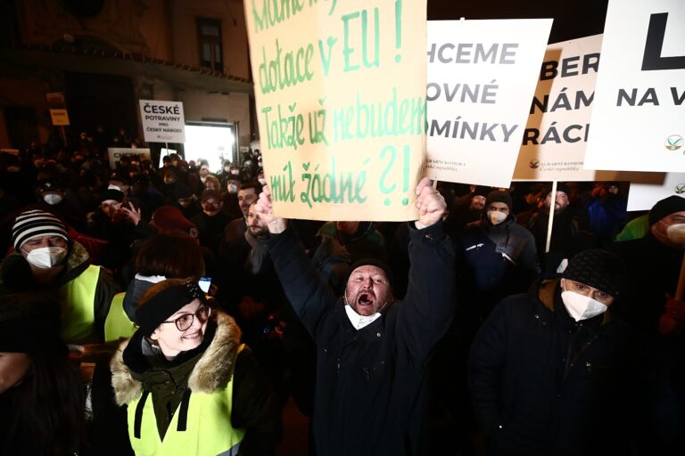 U Úřadu vlády protestovali zemědělci, vadí jim změny dotačních plánů