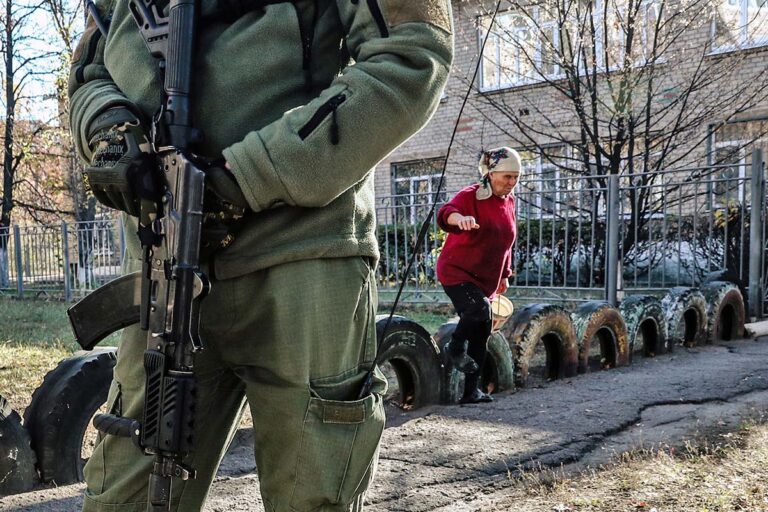 Lídr Donbasu obvinil Kyjev z přípravy útoku, podle USA sílí mobilizace