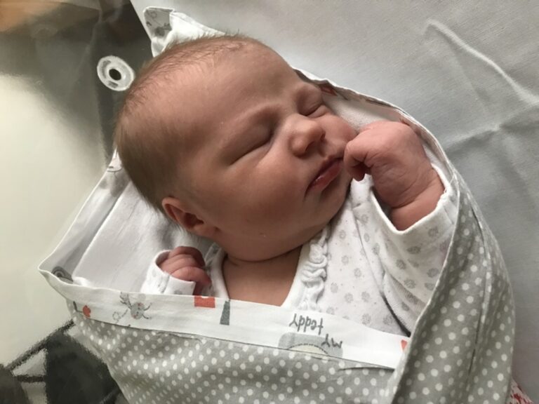 Čtyři děti se letos na Nový rok narodily minutu po půlnoci