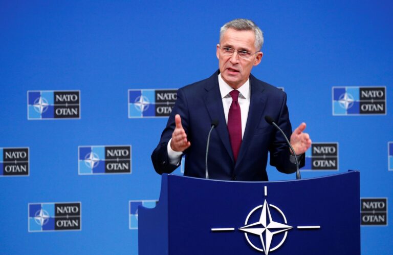 Stoltenberg: NATO bude podporovat Ukrajinu tak dlouho, jak bude potřeba