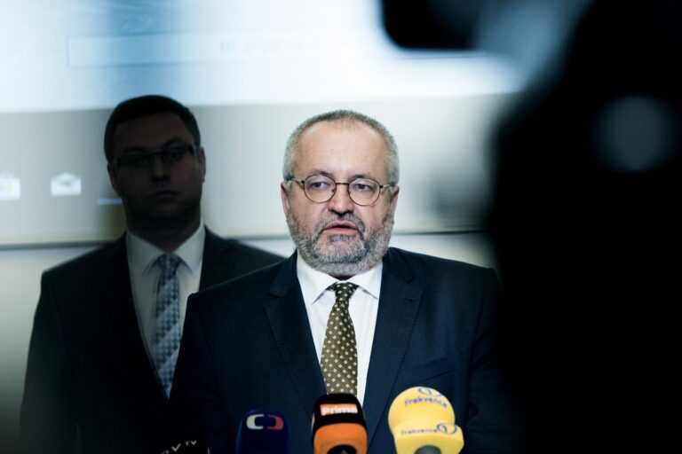 Vláda dělá politické gesto, ale za naše peníze, nesouhlasí se zmrazením platů šéf Soudcovské unie