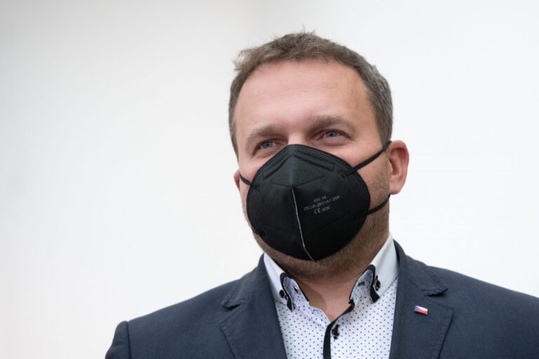 Platy ústavních činitelů by měly být stejné jako loni, schválila vláda. Soudcovská unie rozhodnutí kritizuje