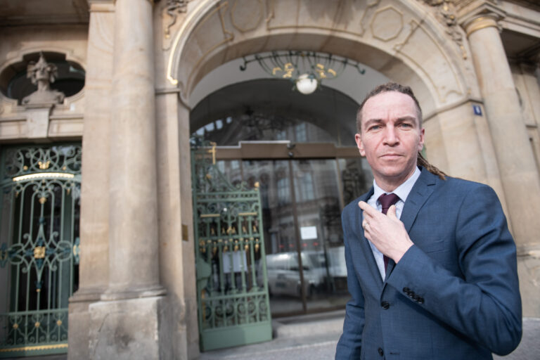 Ivan Bartoš začal s rolí předsedy srůstat. Hrozí mu osud otce zakladatele, tvrdí politolog Slačálek