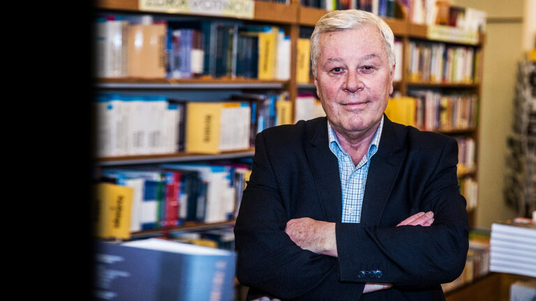 Stalin byl rozporuplná osobnost, říká kandidát komunistů na Hrad Skála