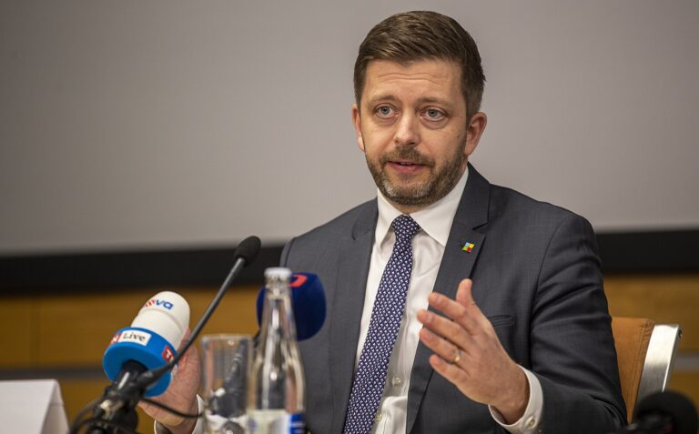 STAN je podle Rakušana obětí vlastní politické puberty, omluvil se voličům