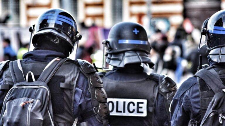 Francouzská policie zasáhla proti účastníkům tzv. konvojů svobody