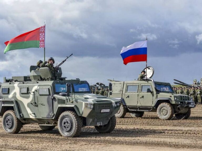 Ukrajině hrozí masivní vpád ze severu. Znamenalo by to zásadní změnu, říká analytik