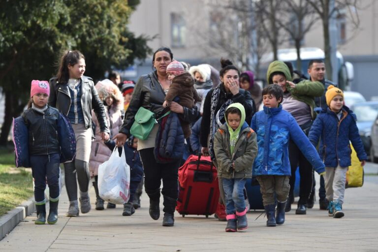 Deník N: Podle nejhoršího vládního scénáře může být v ČR až milion uprchlíků