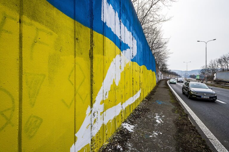 Policie vyšetřuje natření písmene Z na zeď v Teplicích jako popírání genocidy