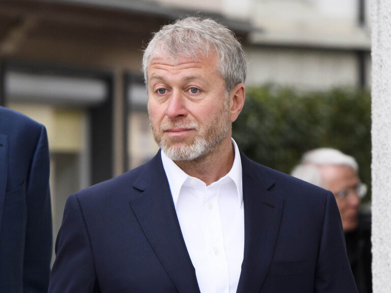 Média: Abramovič a další účastníci jednání Moskva-Kyjev měli příznaky otravy