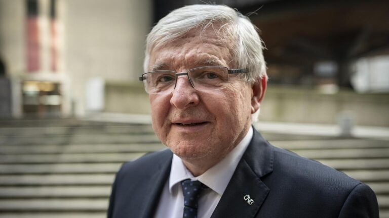 Inflace v ČR může vystoupat až kolem 13 a 14 procent, řekl Rusnok