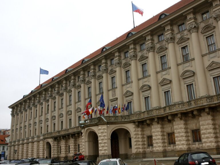 MZV vyzvalo kvůli válce na Ukrajině ruské diplomaty, aby nesloužili režimu