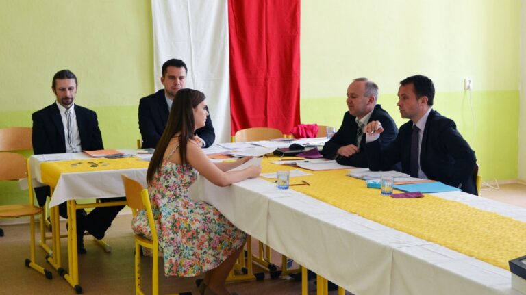 Na maturitní obory se hlásí 1281 běženců, ve věku SŠ je jich v ČR asi 25.000