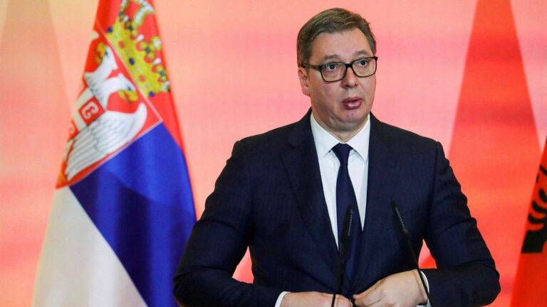 V Srbsku skončily volby, jasným favoritem je prezident Vučić a jeho stran