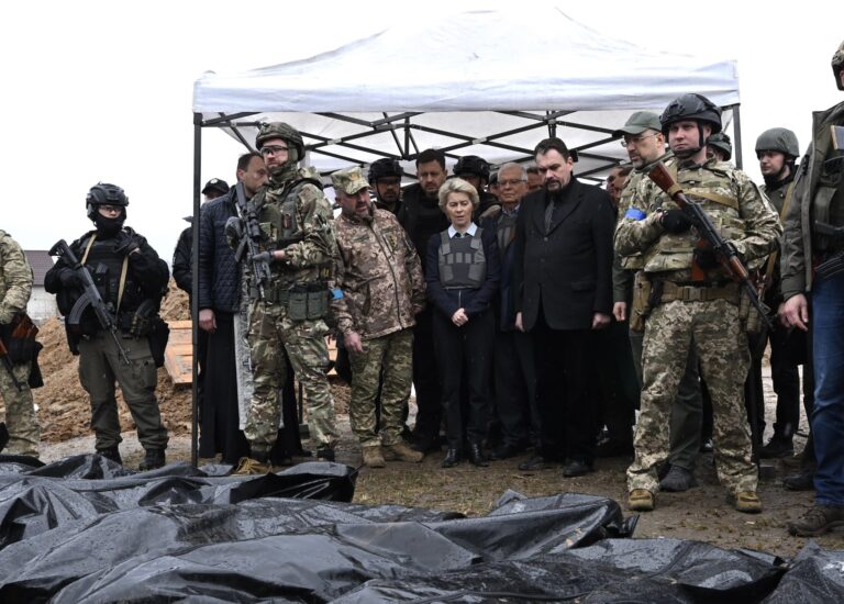 Von der Leyenová, Heger a Borrell navštívili Buču, požadují spravedlnost