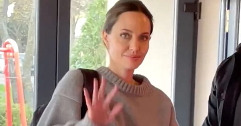 „Prostě si přišla vypít kávu.“ Angelina Jolie je na Ukrajině, jak hodlá pomáhat, není zatím jasné