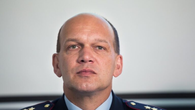 Nový policejní prezident Vondrášek se dnes ujme funkce