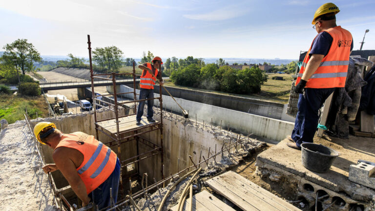 Válka má různé podoby. Jak ruská agrese proti Ukrajině ovlivňuje státy Evropy.